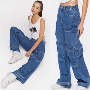 NWOT Multi Pocket Y2K Wide Leg Utility Cargo Jeans by Forever21, Size S